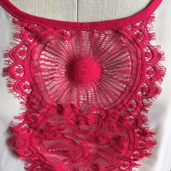 Maurices beige fucsia embroidered sleeveless crew neck top size L - Picture 6 of 10